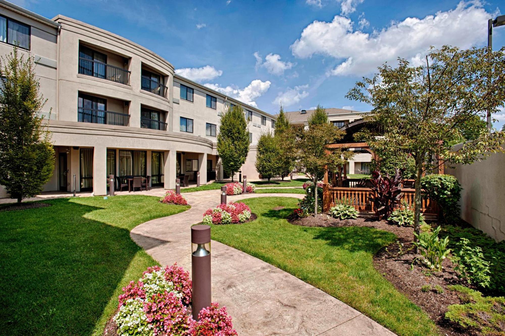 Hotel Courtyard At Monmouth Shores Corporate Park
