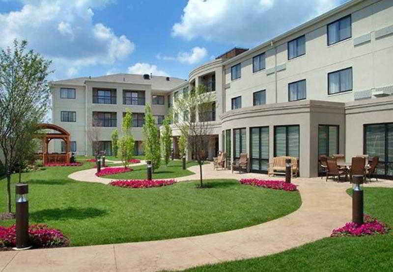 Hotel Courtyard At Monmouth Shores Corporate Park
