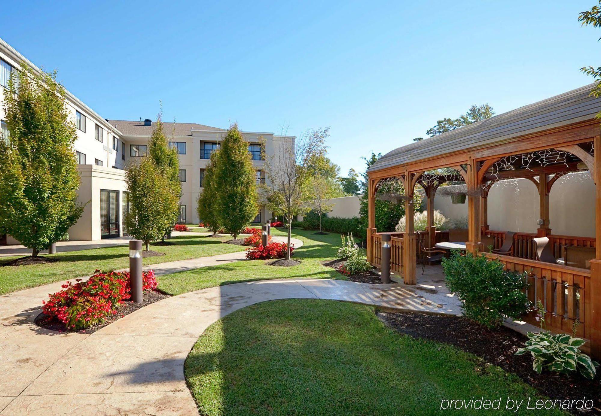 Courtyard At Monmouth Shores Corporate Park 3* Wall